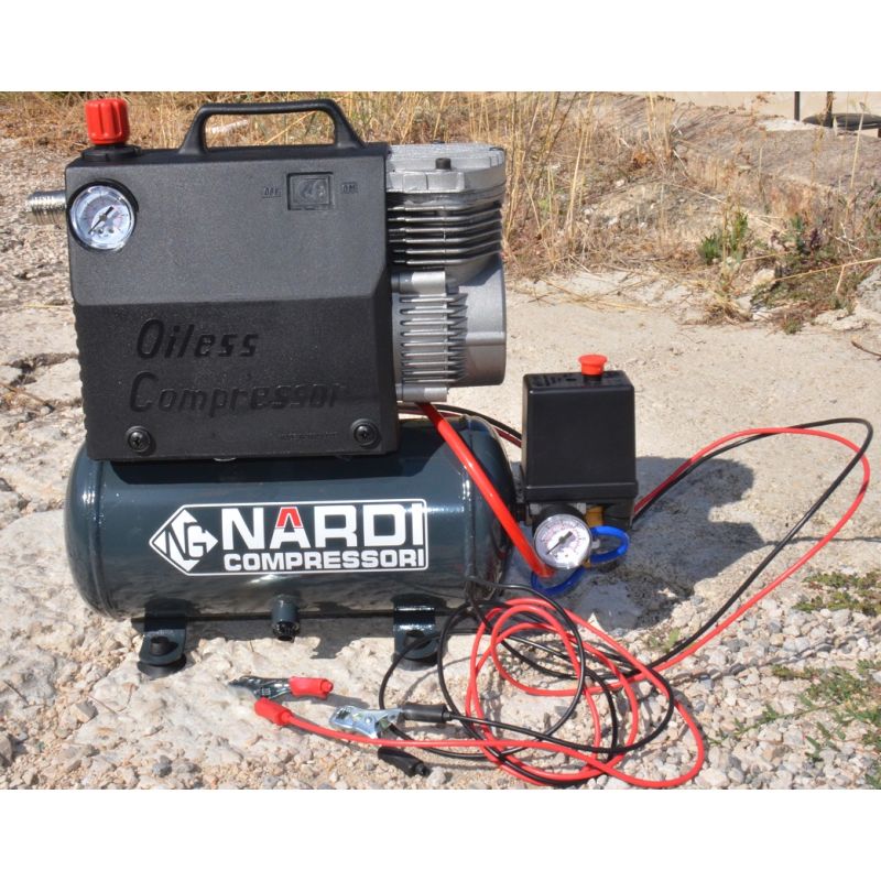 Compresseur basse pression 8 bars Silverstone 2 12/24v avec cuve 5 litres Compresseur basse pression 8 bars Silverstone 2 12/24v avec cuve 5 litres
